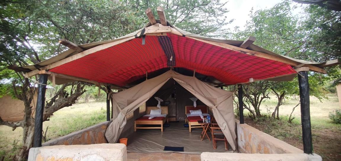 Leruk maasai safari camp Hotel Sekenani Bagian luar foto